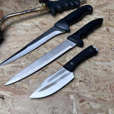 Set macelarie 7 piese, Toporisca, Arzator, Pirostrie 40x40 m, Furtun gaz, 3 Cutite otel inox, ideal camping