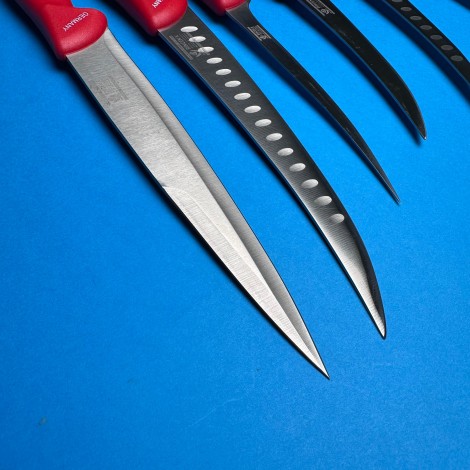 Set macelarie 7 piese, Topor fier forjat, 6 Cutite otel inoxidabil, rosu