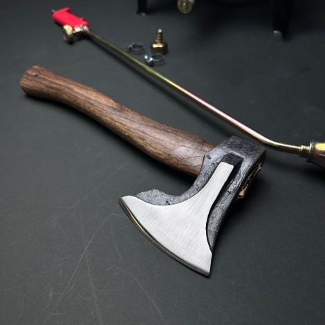 Set macelarie 10 piese, Arzator 70cm, Pirostrie 30 X 30 cm, Toporisca, 3 Satare fier forjat si furtun gaz 5m cu accesorii