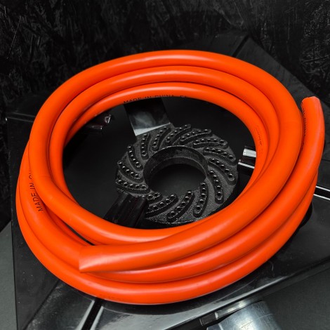 Set macelarie 10 piese, Arzator 70cm, Pirostrie 30x30cm, Toporisca, 3 Cutite si furtun gaz 5m cu accesorii